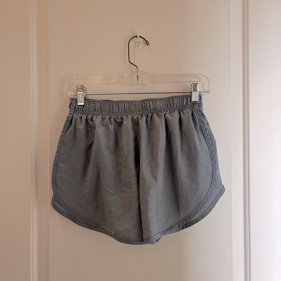 Nike Dri Fit Grey Shorts - Picture 2 of 4